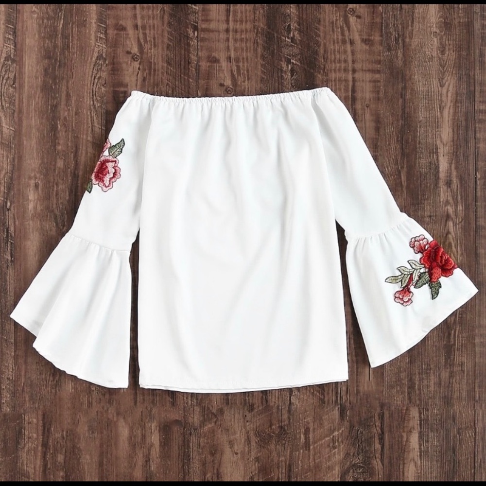 Woman’s off the shoulder embroidered Top - Picture 2 of 3